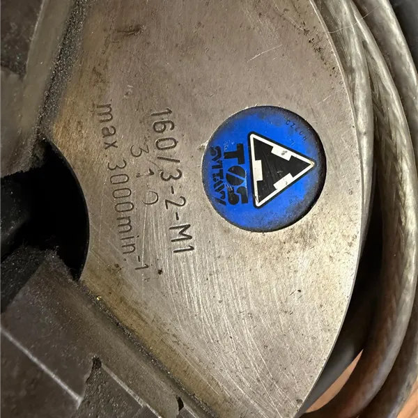VBC B3 Welding positioner with foot control hollow shaft