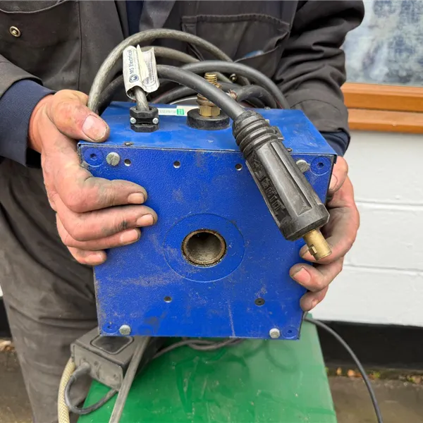 VBC B3 Welding positioner with foot control hollow shaft