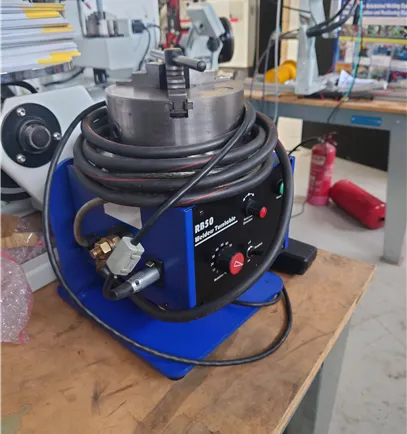 VBC B3 Welding positioner with foot control hollow shaft