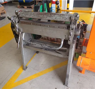 Edwards Manual Box & Pan Folder