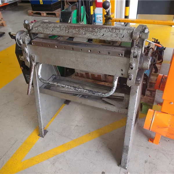 Edwards Manual Box & Pan Folder
