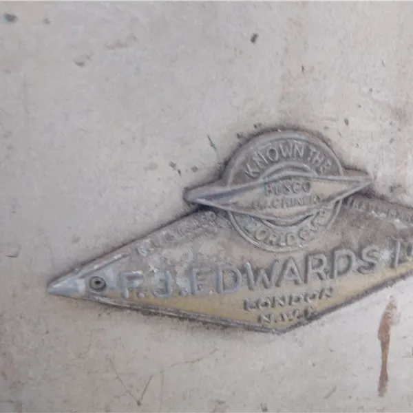 Edwards Manual Box & Pan Folder