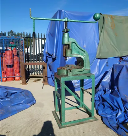 Norton deep Fly press on stand