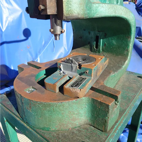 Norton deep Fly press on stand